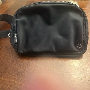 Lulu Lemon Everywhere Belt bag
Large
Black
Never used.
Excellent condition